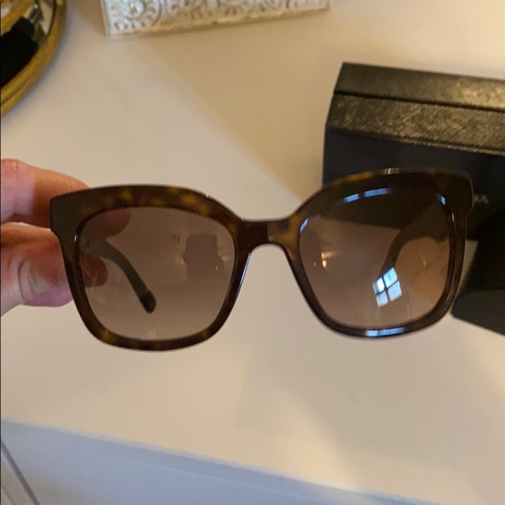 Prada sunglasses - Picture 3 of 6